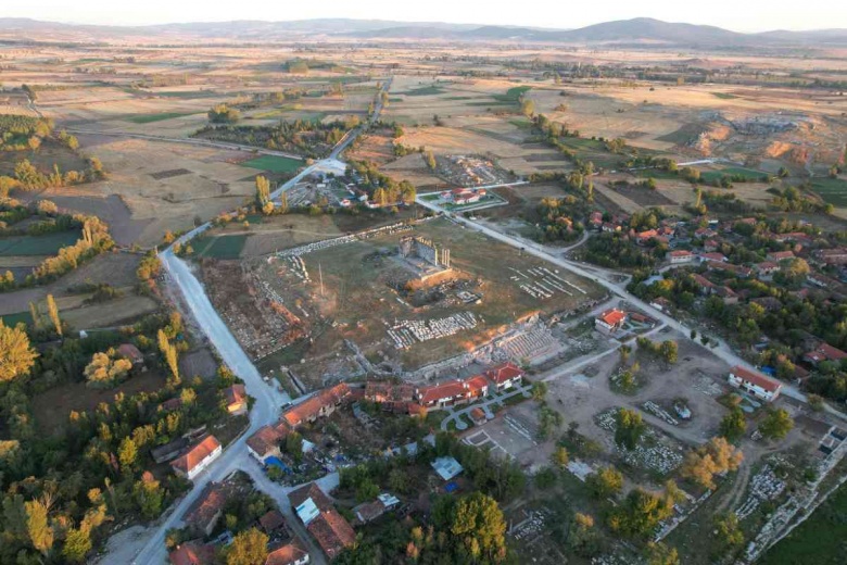 Aizanoi Antik Kenti'nde Roma devri kadınlarının kullandığı makyaj malzemeleri bulundu