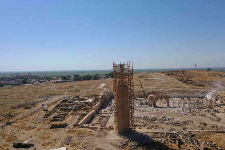 Sekiz bin kişinin namaz kıldığı Harran Ulu Camisi'nin görkemli yapısı arkeoloji kazılarıyla ortaya çıkarılıyor
