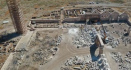 Urfada 800 yıl önce Moğolların yıktığı tarihi caminin sütunları bir bir gün yüzüne çıkıyor