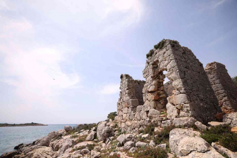 Muğla'nın Orata Adası'ndaki tarihi eserlerin restorasyonu başlıyor...