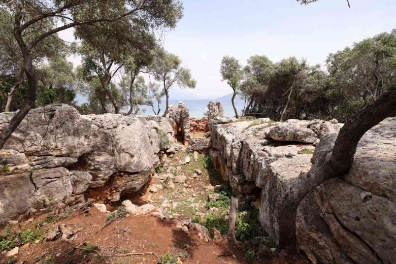 Muğla'nın Orata Adası'ndaki tarihi eserlerin restorasyonu başlıyor...