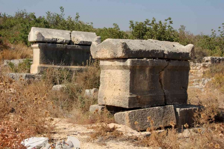 Ziyarete açılmaya hazırlanan Elaiussa Sebaste Antik Kenti nekropolü