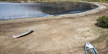 Kuş cenneti Bafa Gölünün suyu yaklaşık 20 metre çekildi