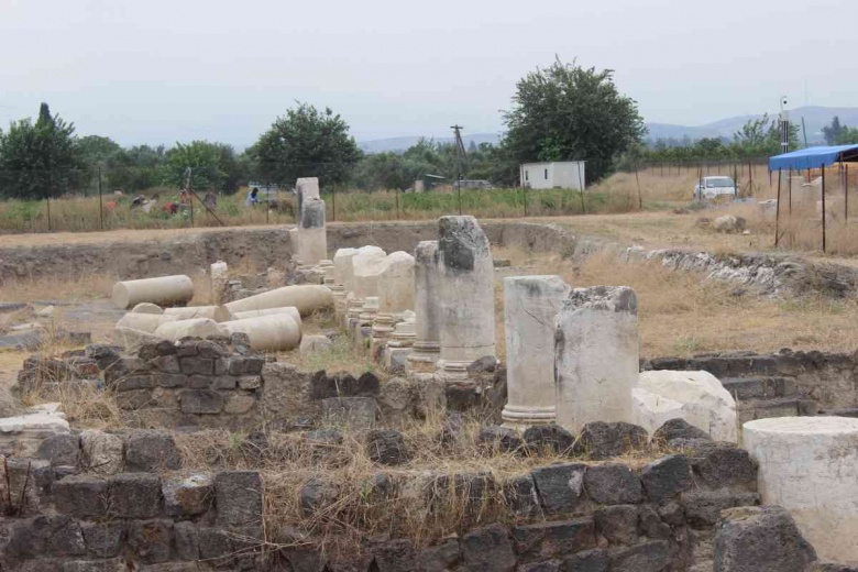 Hatay'daki Epiphaneia Antik Kenti'nden manzaralar