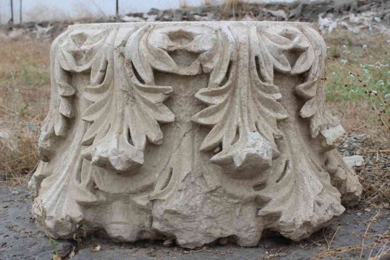 Hatay'daki Epiphaneia Antik Kenti'nden manzaralar