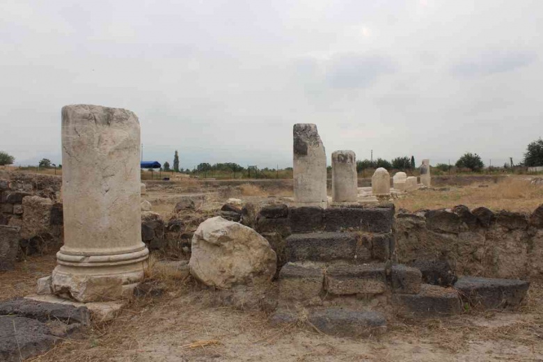 Hatay'daki Epiphaneia Antik Kenti'nden manzaralar