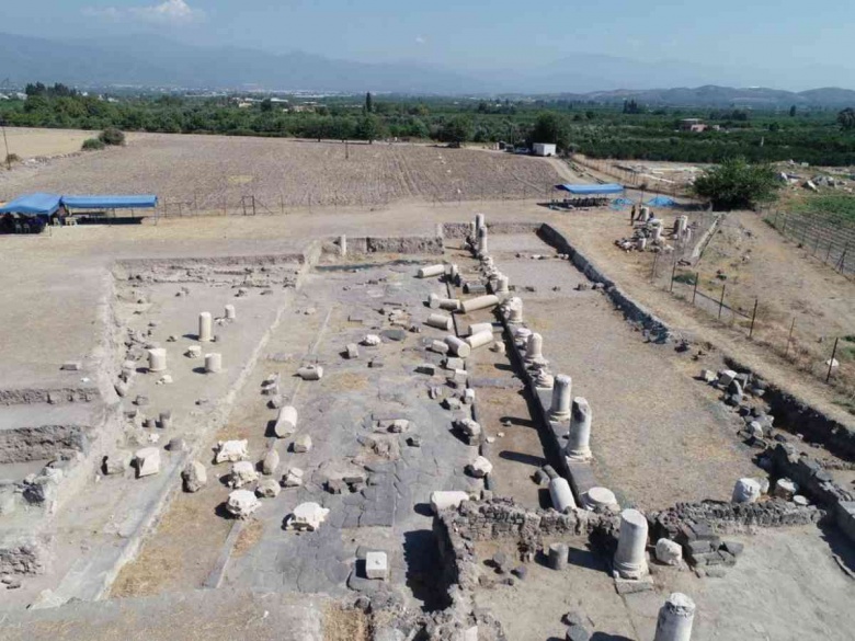 Hatay'daki Epiphaneia Antik Kenti'nden manzaralar