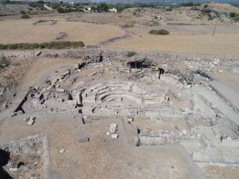 Hatay'daki Epiphaneia Antik Kenti'nden manzaralar