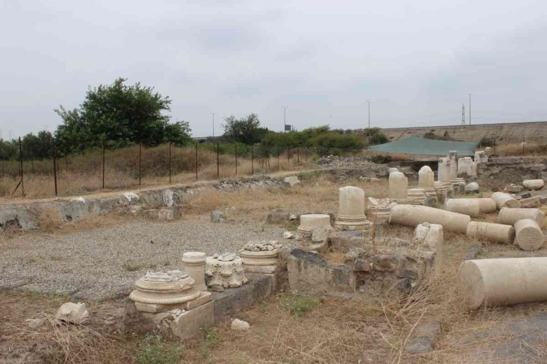 Hatay'daki Epiphaneia Antik Kenti'nden manzaralar