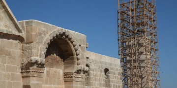 Harran Ulu Camisinin depremlerde hasar gören 13 asırlık kare minaresi onarılıyor