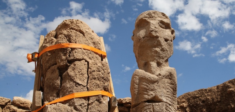 Karahantepe'den yeni çıkan insan heykeli özel kamusal alanları anlamlandıran bir yapıt