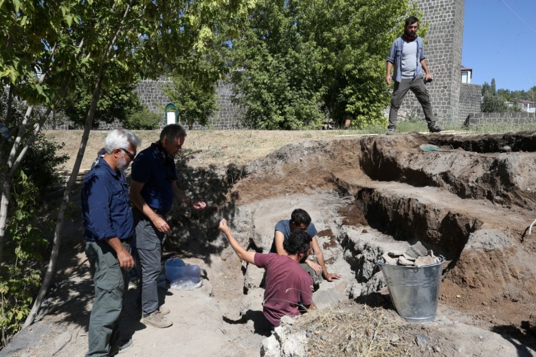 Malazgirt Savaşı alanını arama kazılarda bu sene yaklaşık 700 metal obje bulundu