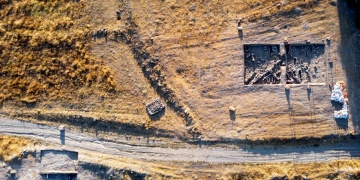 Gökhöyükte Çatalhöyüke benzer mimari yapılar, seramikler ve ok uçları ortaya çıktı