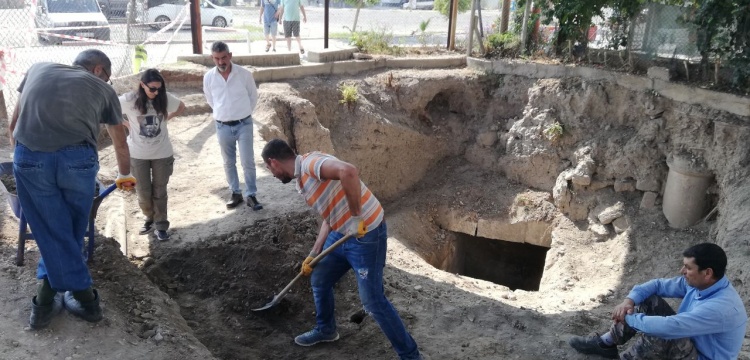 Tarsus'ta 30 yıl önce bina temeli kazılırken bulunan oda mezarda kurtarma kazısı başladı