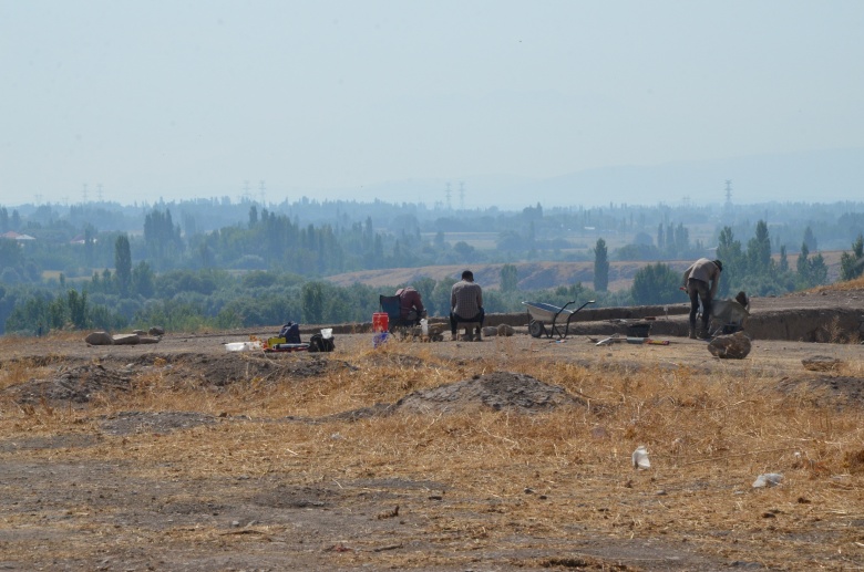Kahramanmaraş'taki Yassı Höyük arkeoloji kazılarından 2023 manzaraları