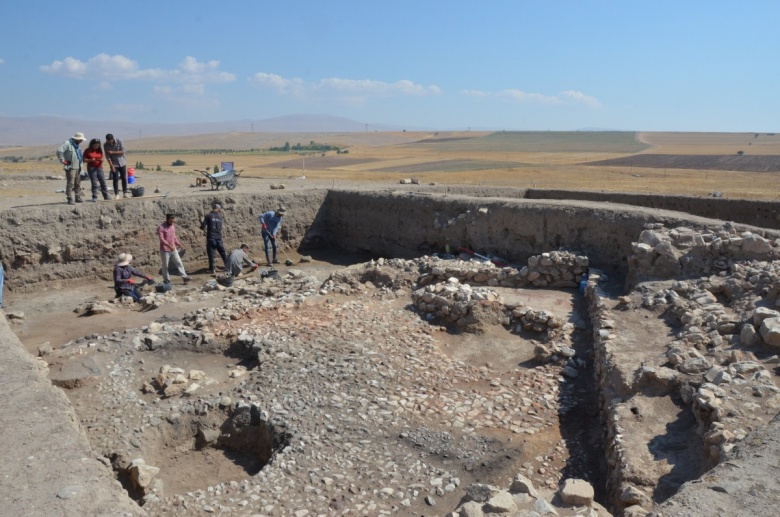 Kahramanmaraş'taki Yassı Höyük arkeoloji kazılarından 2023 manzaraları