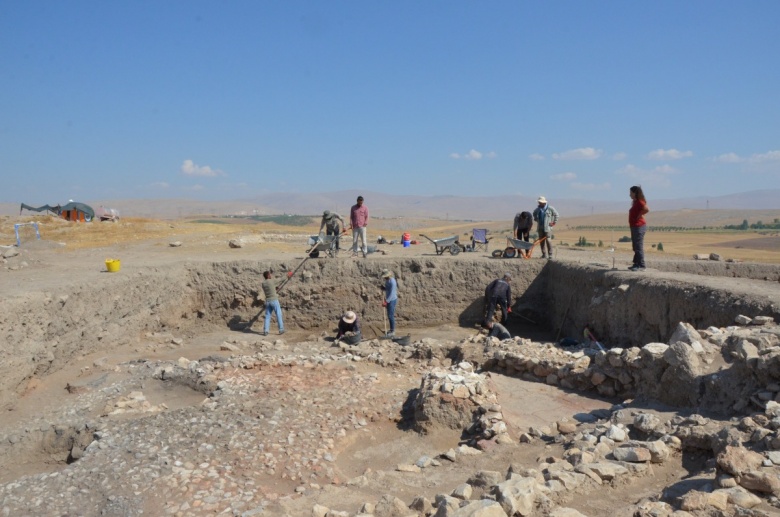 Kahramanmaraş'taki Yassı Höyük arkeoloji kazılarından 2023 manzaraları