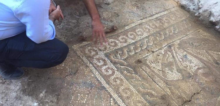 Afşin'de 1500 yıllık kilise taban mozaiği bulundu