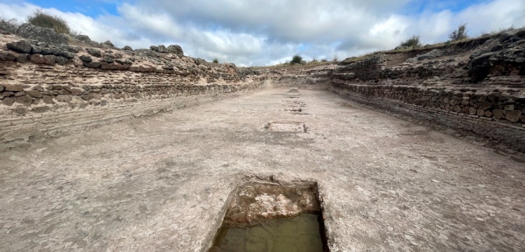 Karacahisar Kalesi sarnıcında arkeologlar 1288 tarihi sikke buldular