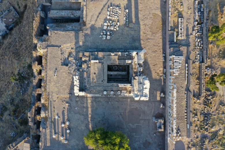 Kuş bakışı ile Pergamon Antik Kenti'nin seyre doyulmaz güzellikleri