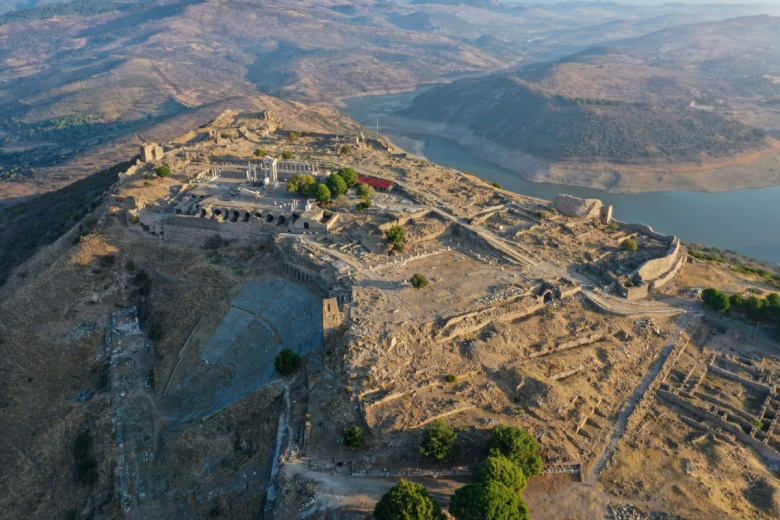 Kuş bakışı ile Pergamon Antik Kenti'nin seyre doyulmaz güzellikleri