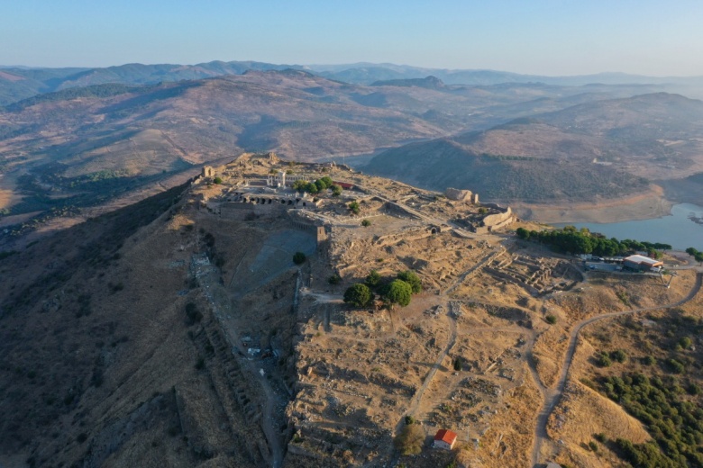 Kuş bakışı ile Pergamon Antik Kenti'nin seyre doyulmaz güzellikleri