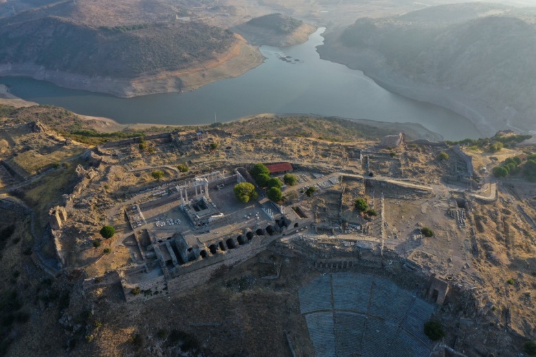 Kuş bakışı ile Pergamon Antik Kenti'nin seyre doyulmaz güzellikleri