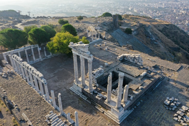 Kuş bakışı ile Pergamon Antik Kenti'nin seyre doyulmaz güzellikleri