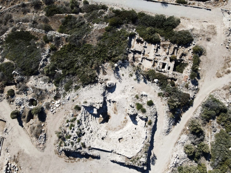 Kuş bakışı Knidos Antik Kenti manzaraları