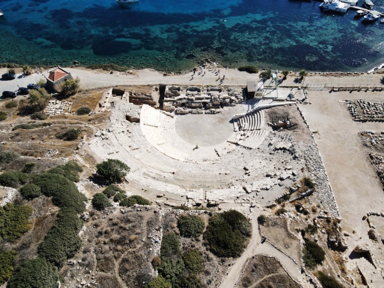 Kuş bakışı Knidos Antik Kenti manzaraları