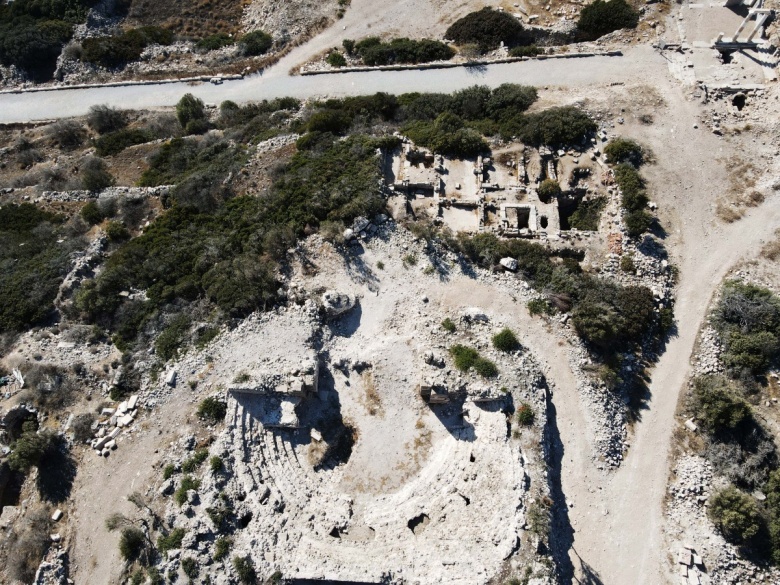 Kuş bakışı Knidos Antik Kenti manzaraları