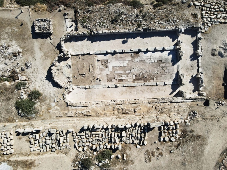 Kuş bakışı Knidos Antik Kenti manzaraları