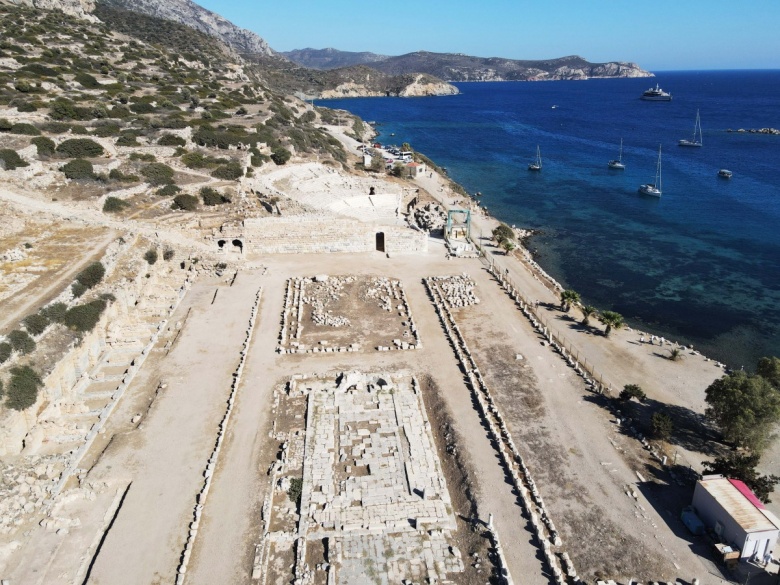 Kuş bakışı Knidos Antik Kenti manzaraları