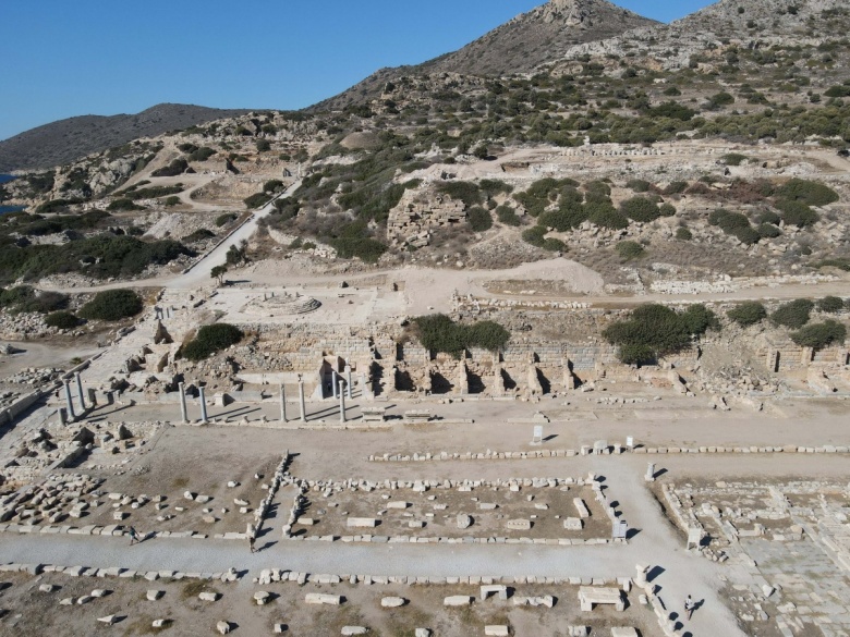 Kuş bakışı Knidos Antik Kenti manzaraları