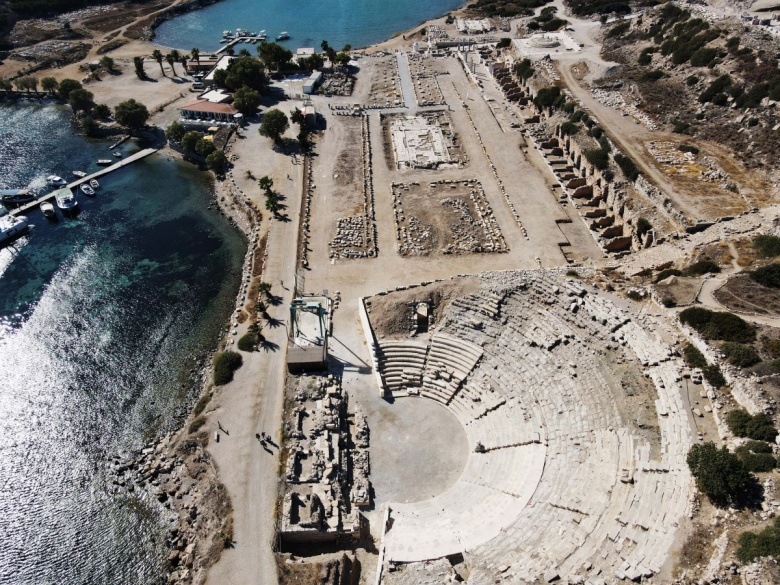 Kuş bakışı Knidos Antik Kenti manzaraları