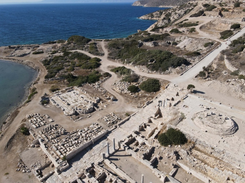 Kuş bakışı Knidos Antik Kenti manzaraları