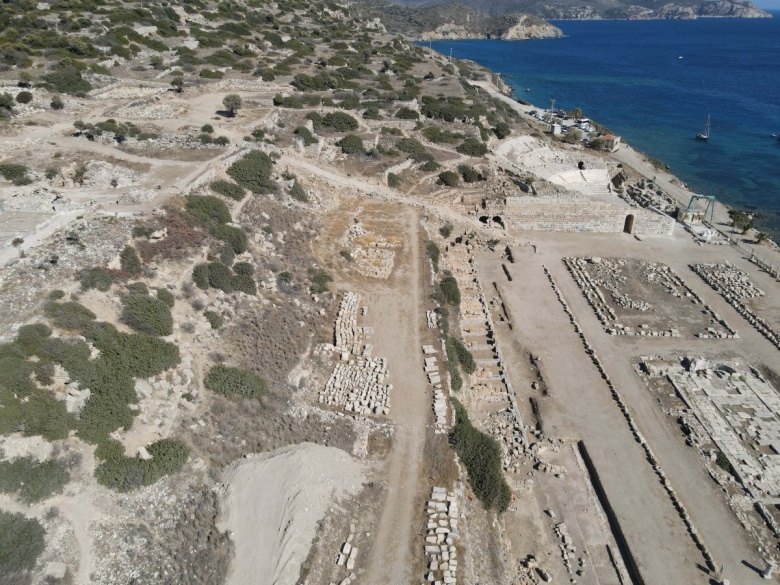 Kuş bakışı Knidos Antik Kenti manzaraları