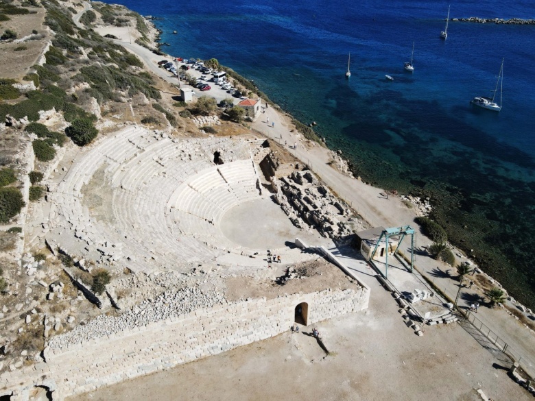 Kuş bakışı Knidos Antik Kenti manzaraları