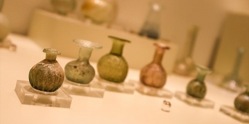 Gaziantep Arkeoloji Müzesindeki cam eserlere jelli deprem önlemi