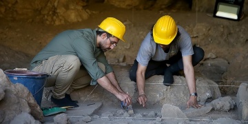 Maraştaki Direkli Mağarasında 12 bin yıllık avcı-toplayıcı dönem mezarı bulundu