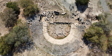 2500 yıllık Kastabala Antik Kenti tiyatrosunda Cumhuriyet Bayramı hazırlığı var