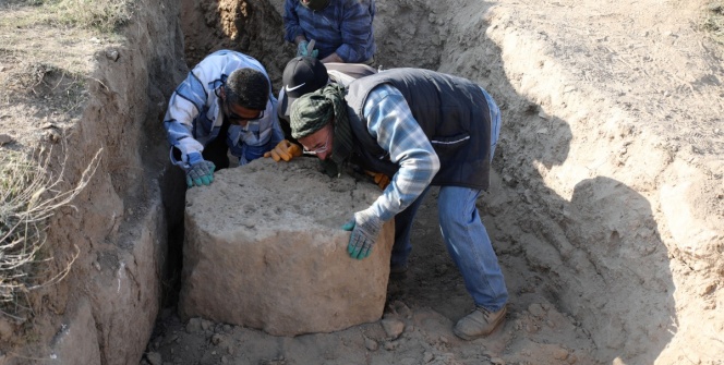 Vanın Erciş ilçesindeki gizemli kentte arkeologlar bu yıl oval bir burç keşfettiler