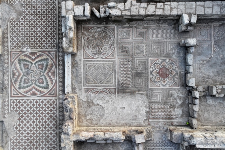 Kayseri'nin İncesu ilçesinde bulunan 1700 yıllık mozaikler göz kamaştırıyor