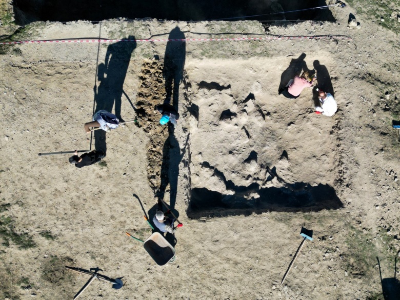 Van'daki İremir Höyüğü arkeoloji kazılarından fotoğraflar