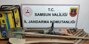 Samsunda kaçak kazı yapan 4 defineci yakalandı