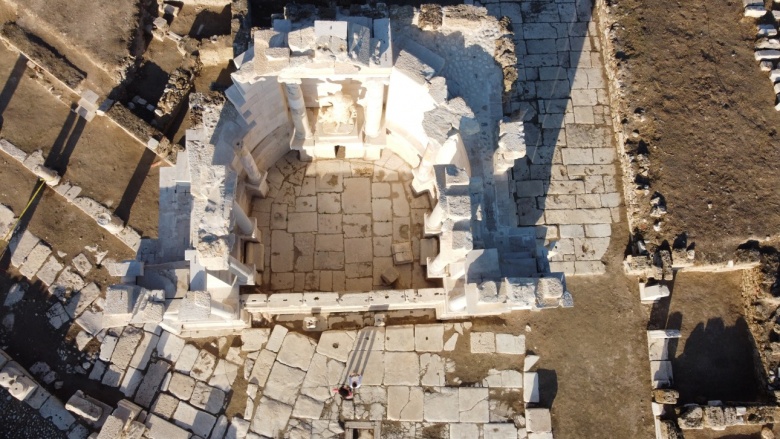 Restore edilen Trajan Çeşmesi, Laodikya'daki ünlü tapınaktan daha çok ilgi görüyor