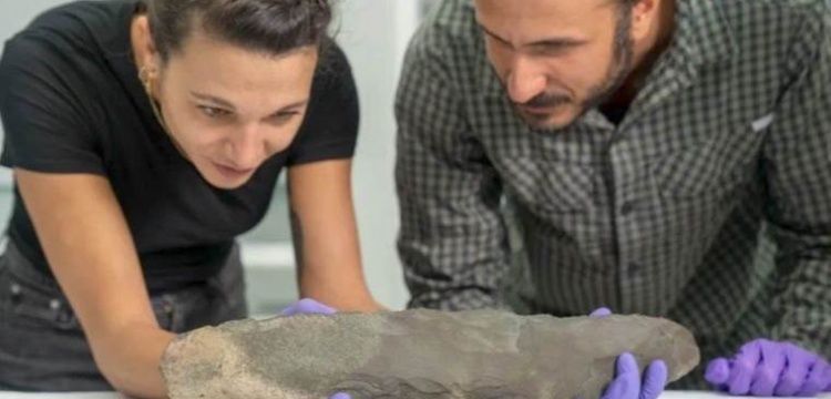 Suudi Arabistan'da, dünyanın en eski ve en büyük baltası bulunmuş olabilir