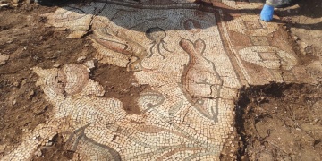 Mardinde definecilerin yağmaladığı Hanım Kalesinde mozaikli Roma yazlık villası bulundu