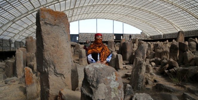 İranın Erdebil eyaletindeki Mışginşehr kentindeki Şehryerinin gizemli taş anıtları
