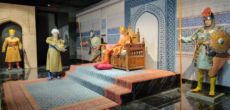 Konya'daki Dar-ül Mülk Sergi Sarayı Anadolu Selçuklu Hanedanını ziyaretçilere tanıtıyor